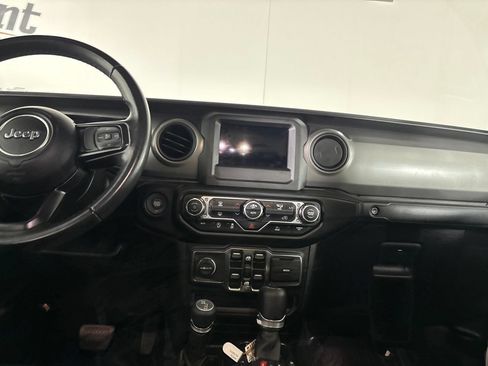 Used 2022 Jeep Gladiator Sport AWD/4WD image 25