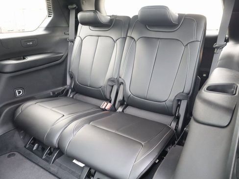 New 2025 Jeep Grand Cherokee L Limited image 14