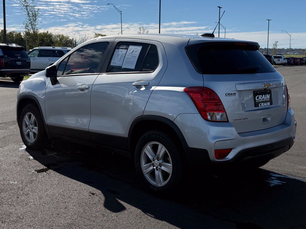 Used 2021 Chevrolet Trax LS w/ Tint and Cruise Package AWD/4WD image 7