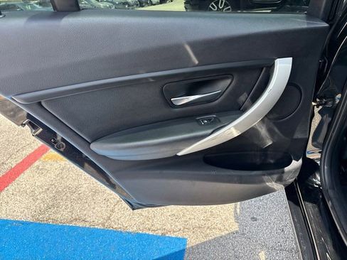 Used 2017 BMW 320i Sedan RWD image 21