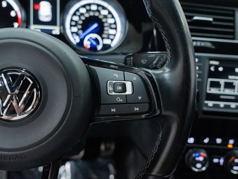 Used 2016 Volkswagen Golf 4-Door image 27