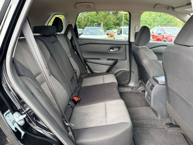 Used 2026 Nissan Rogue SV AWD/4WD image 11