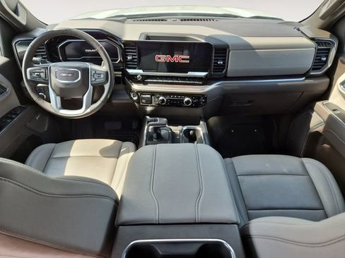 Used 2025 GMC Sierra 1500 SLT w/ SLT Convenience Package AWD/4WD image 10