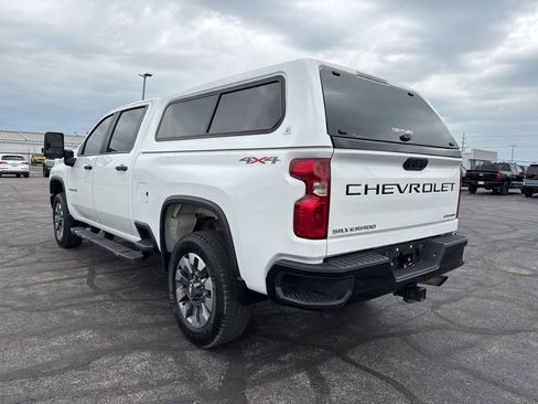 Used 2022 Chevrolet Silverado 2500 Custom w/ Custom Convenience Package image 2