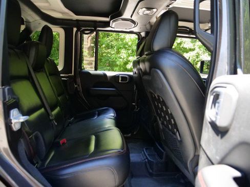 Used 2020 Jeep Wrangler Unlimited Rubicon AWD/4WD image 34