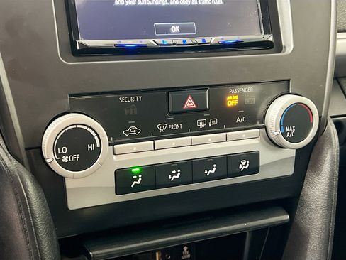 Used 2014 Toyota Camry SE image 26