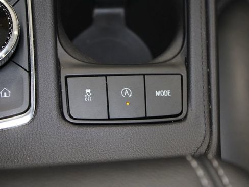 Used 2024 Cadillac XT4 Premium Luxury image 43