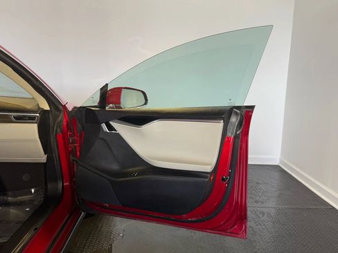 Used 2014 Tesla Model S RWD image 19