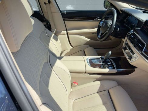 Used 2016 BMW 750i image 30