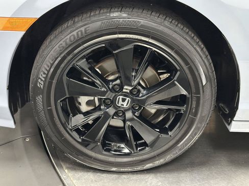 Used 2024 Honda Odyssey Sport image 18