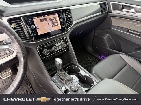Used 2023 Volkswagen Atlas Cross Sport SEL R-Line AWD/4WD image 18