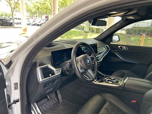 Used 2024 BMW X7 xDrive40i w/ M Sport Package image 6