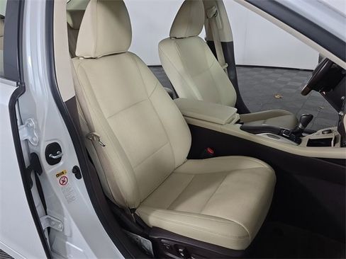 Used 2018 Lexus ES 300h image 20