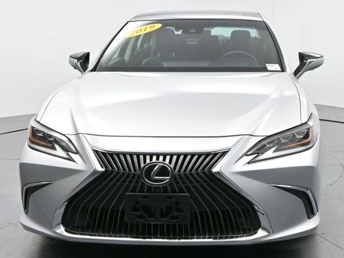 Used 2019 Lexus ES 350 Ultra Luxury w/ Accessory Package image 2