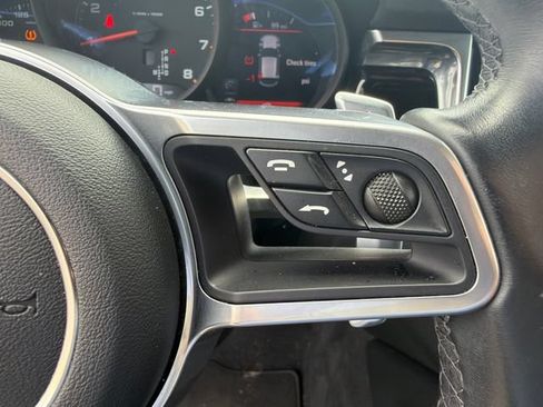 Used 2021 Porsche Macan AWD/4WD image 26