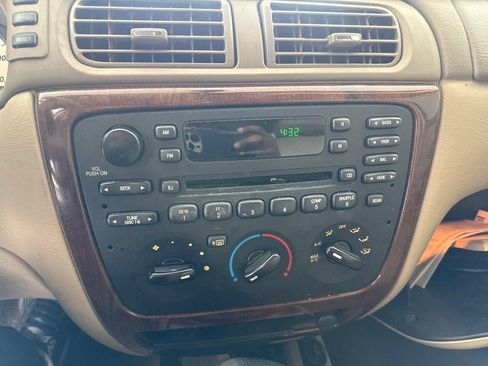 Used 2007 Ford Taurus SEL FWD image 25