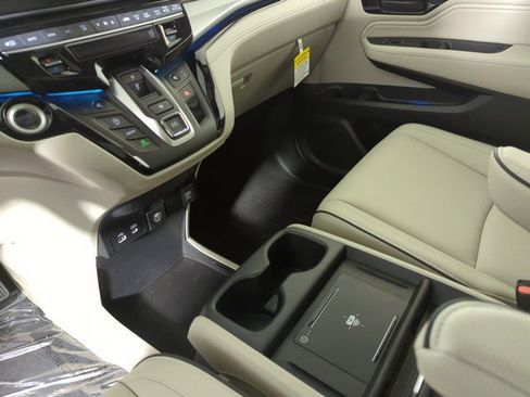 New 2026 Honda Odyssey Touring image 19