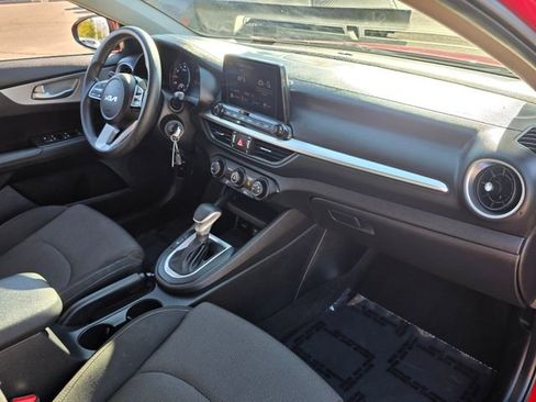 Used 2023 Kia Forte LXS w/ LXS Technology Package image 9