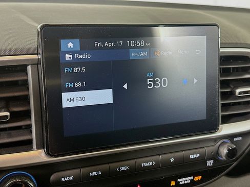 Used 2025 Hyundai Venue SEL image 21