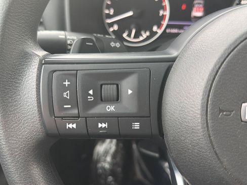 Used 2024 Nissan Rogue SV AWD/4WD image 20