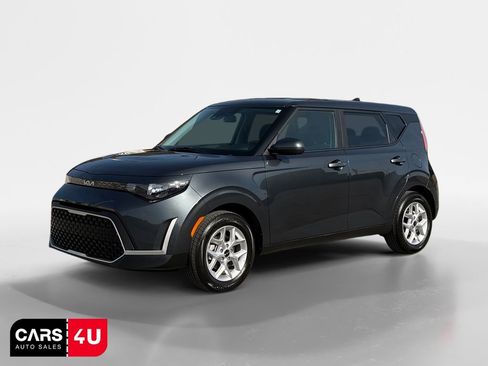 Used 2025 Kia Soul LX w/ LX Technology Package FWD image 3