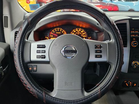 Used 2014 Nissan Frontier SV image 24