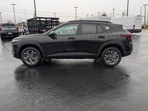 New 2026 Chevrolet Trax LT w/ Driver Confidence Package image 2