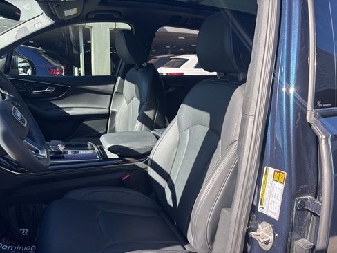 Certified 2025 Audi Q7 3.0T Prestige image 13