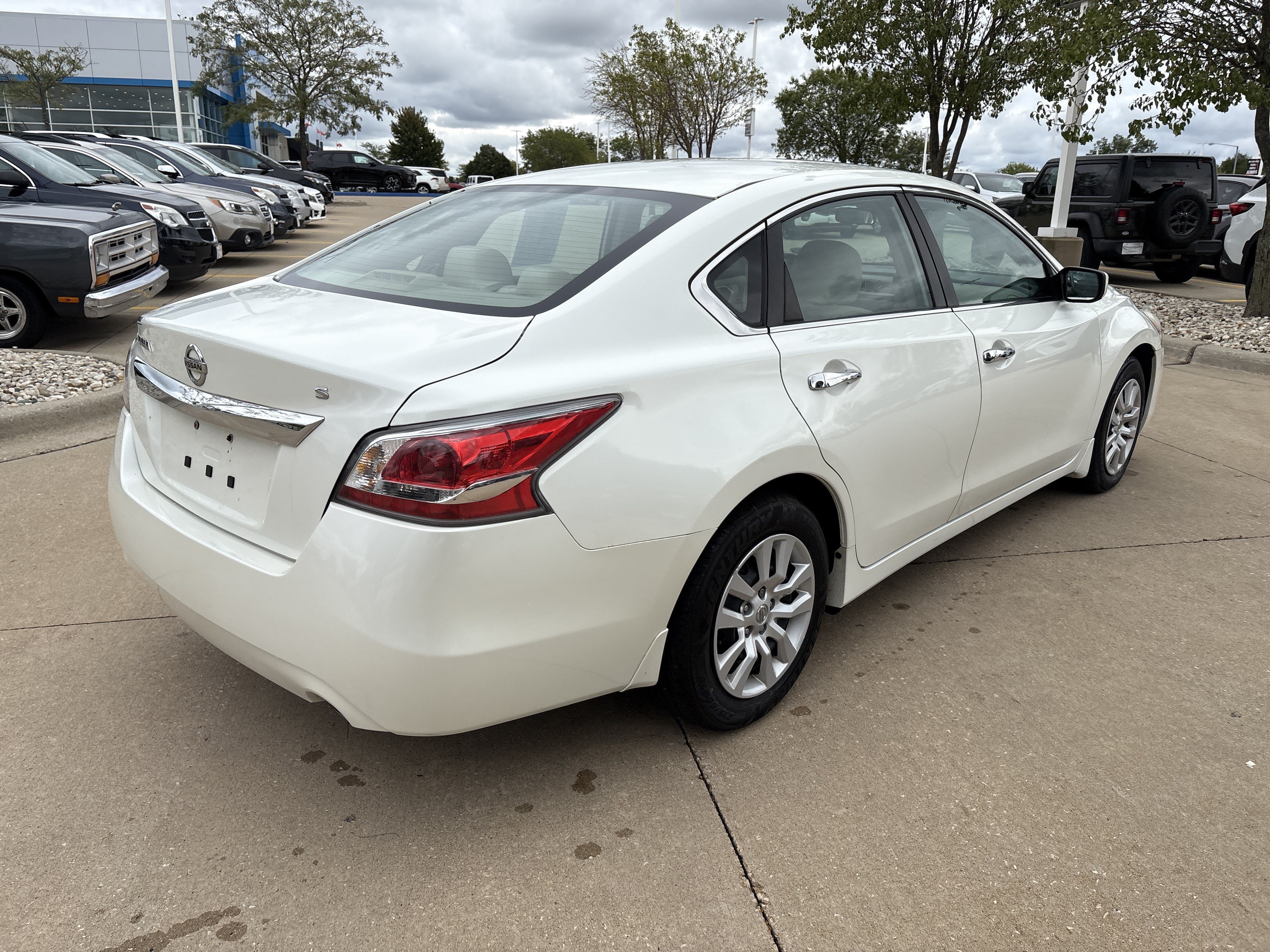 Used 2015 Nissan Altima 2.5 S w/ Power Driver Seat Package FWD image 8