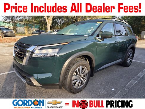 Used 2025 Nissan Pathfinder SL FWD image 1