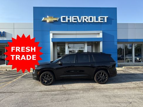 Used 2025 Chevrolet Traverse RS w/ LPO, Floor Liner Package AWD/4WD image 2