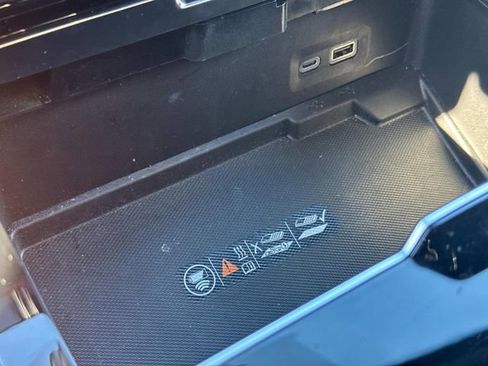 Certified 2025 GMC Yukon Denali image 35