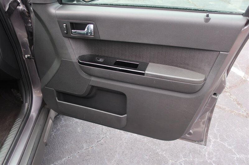 Used 2010 Ford Escape Limited FWD image 24