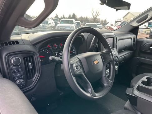 Used 2023 Chevrolet Silverado 1500 Custom image 2