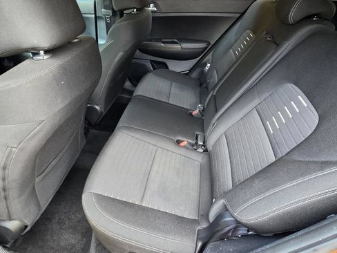 Used 2017 Kia Sportage LX w/ LX Popular Package FWD image 8