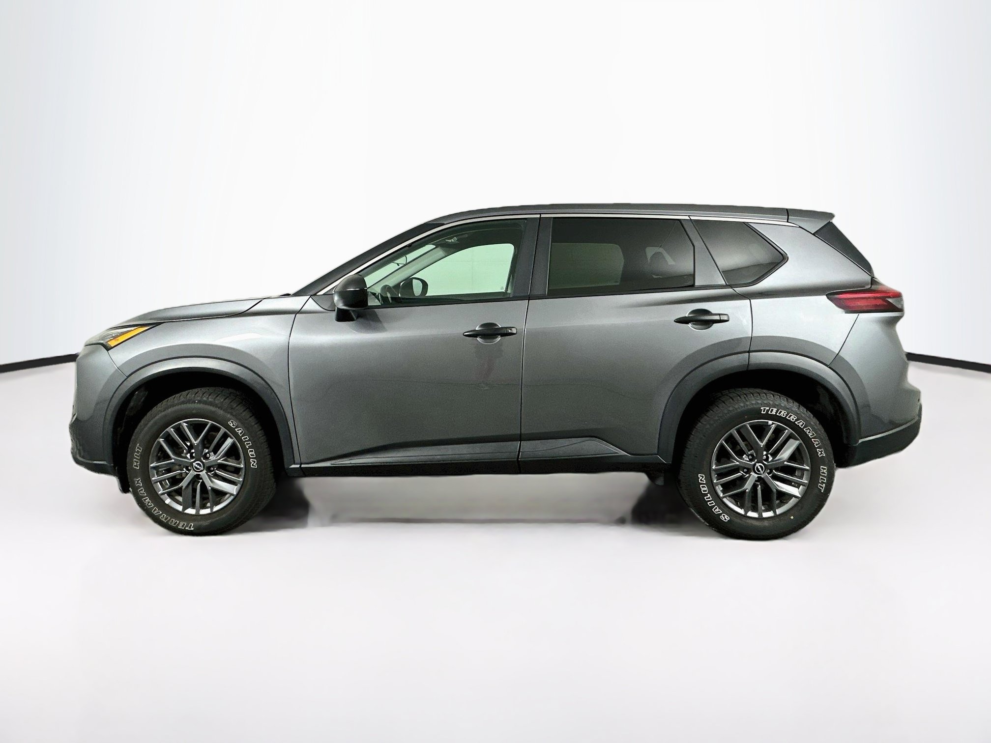 Used 2024 Nissan Rogue S AWD/4WD image 4