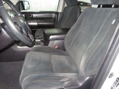 Used 2019 Toyota Sequoia TRD Sport AWD/4WD image 18