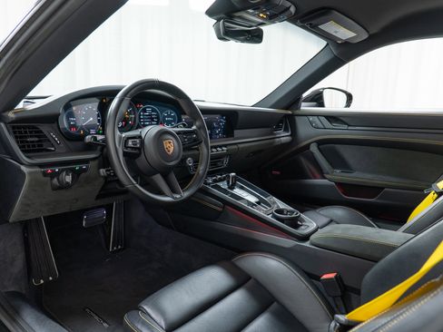 Used 2023 Porsche 911 Carrera GTS RWD image 4