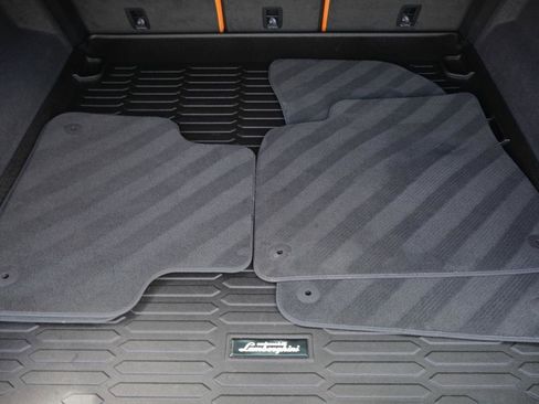 Used 2022 Lamborghini Urus image 59