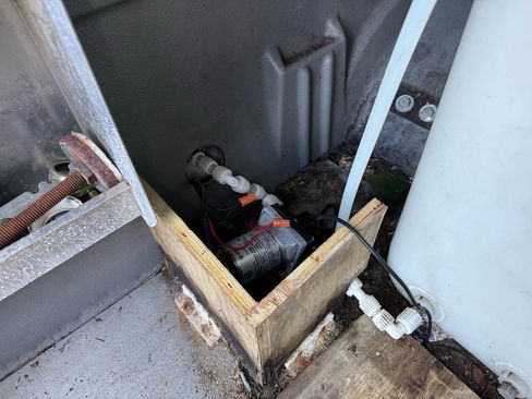 Used 2005 Ford E-350 and Econoline 350 Extended Super Duty image 38