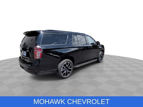 Used 2024 Chevrolet Suburban RST w/ Luxury Package AWD/4WD image 8