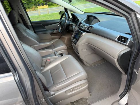 Used 2014 Honda Odyssey Touring Elite image 38