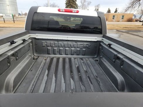 Used 2010 HUMMER H3T Luxury image 8