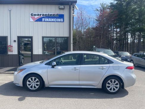 Used 2020 Toyota Corolla LE w/ Carpet Mat Package (TMS) FWD image 7