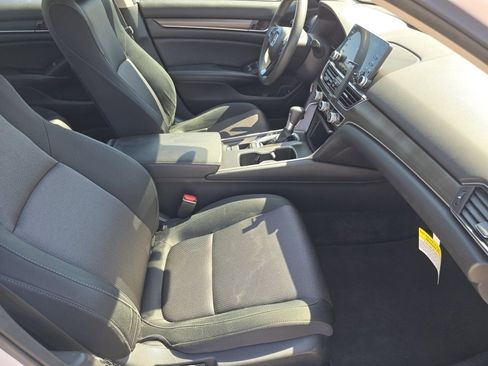 Used 2018 Honda Accord LX image 19