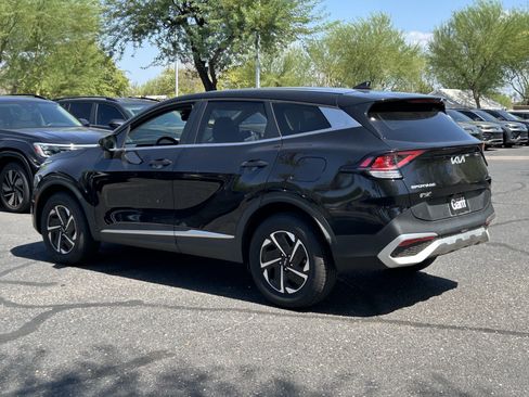 Used 2023 Kia Sportage LX AWD/4WD image 3