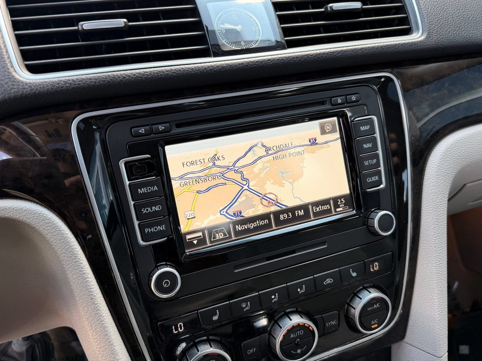 Used 2015 Volkswagen Passat TDI SEL Premium FWD image 37