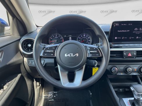 Used 2022 Kia Forte LXS w/ LXS Technology Package FWD image 14