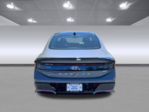 Certified 2025 Hyundai Sonata Limited FWD image 6