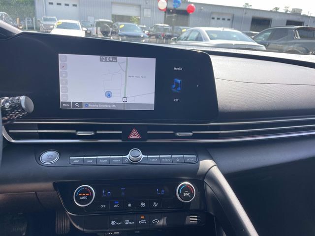 Used 2024 Hyundai Elantra SEL FWD image 21